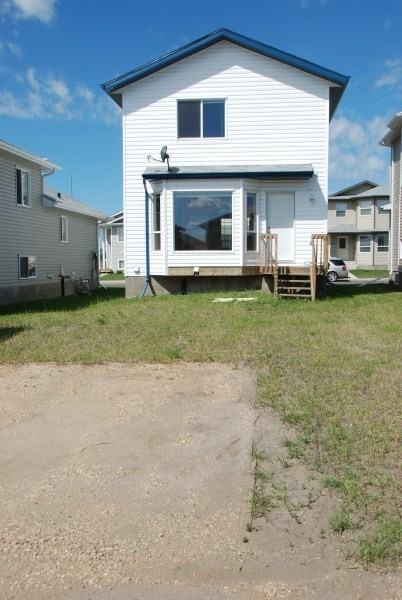 4503 74 St - Photo 2 of 8