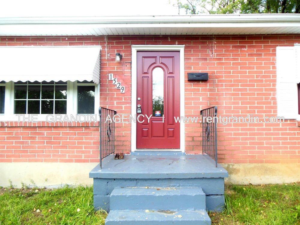 1529 Gilmer Ave NW - Photo 3 of 20