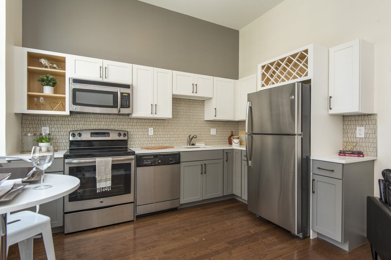 1700 Chestnut Street #609 - Photo 2 of 5