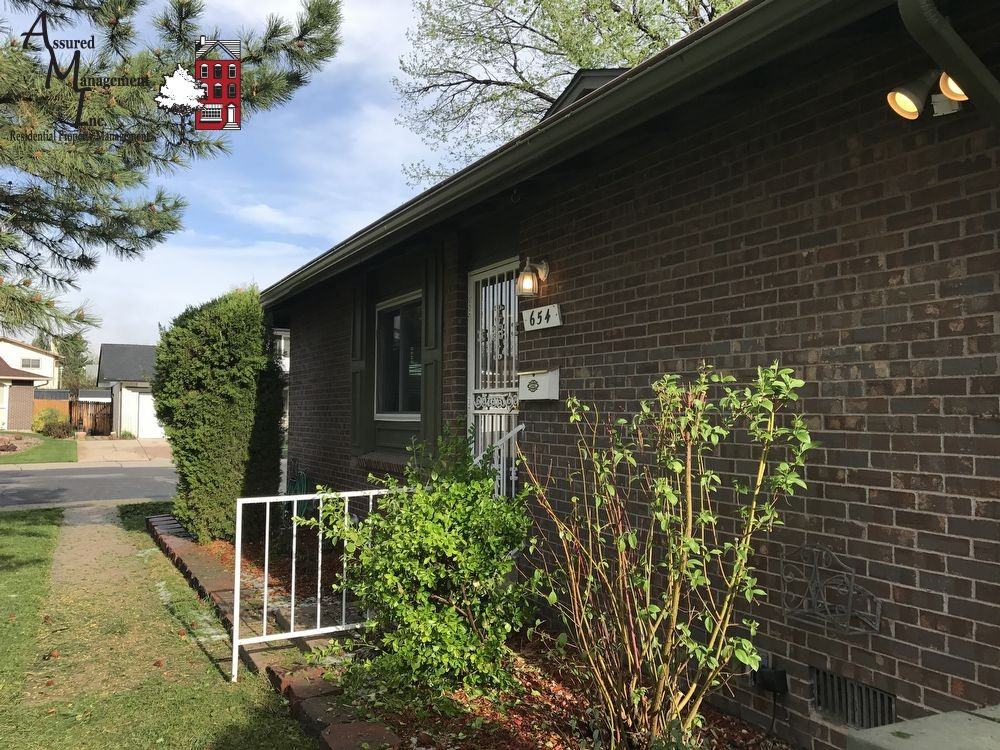 654 S Carr St - Photo 3 of 21