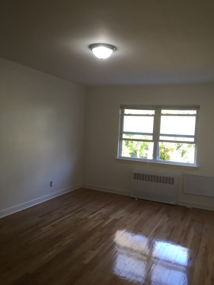 44-15 Colden Street #22CO - Photo 2 of 8