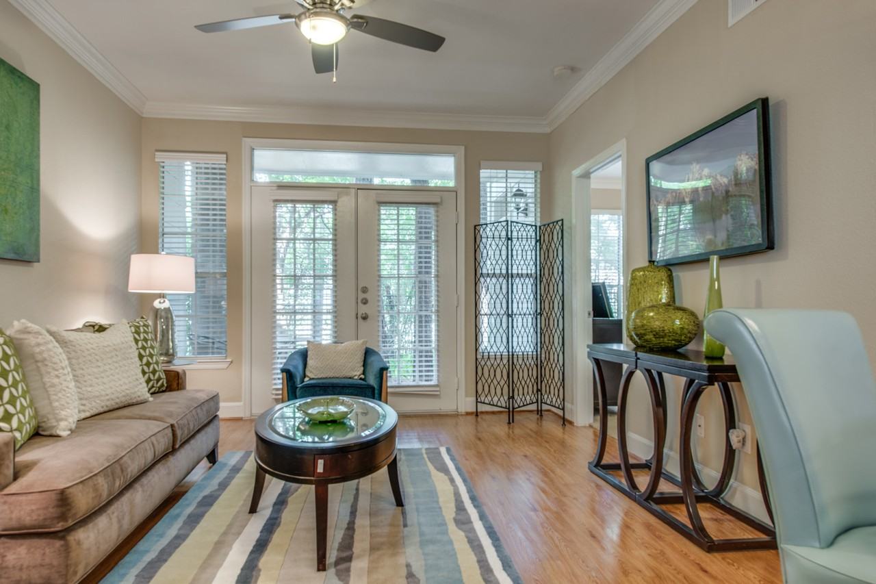 Park on Memorial - Photo 2 of 24