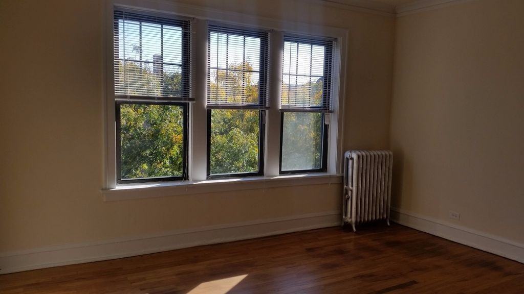 3610 North Claremont Avenue #L1