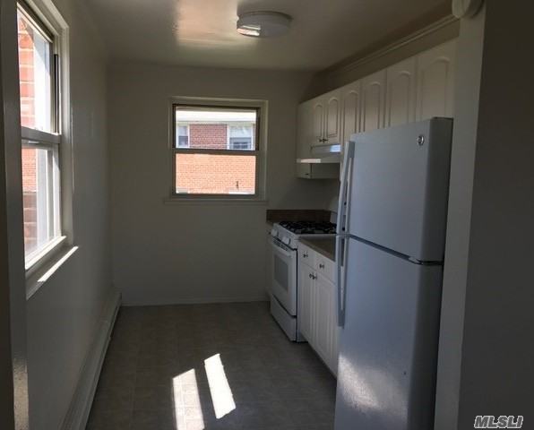 254 Green Acres Rd S - Photo 2 of 8