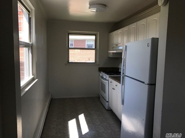 254 Green Acres Rd S - Photo 3 of 8