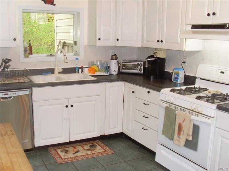 29 Rumsey Rd - Photo 3 of 15