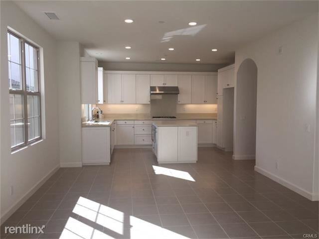 115 Barrington Ct - Photo 2 of 13