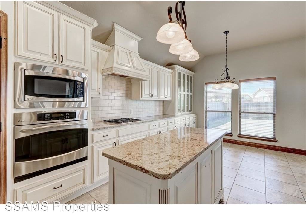 18505 Mesa Rd - Photo 3 of 21