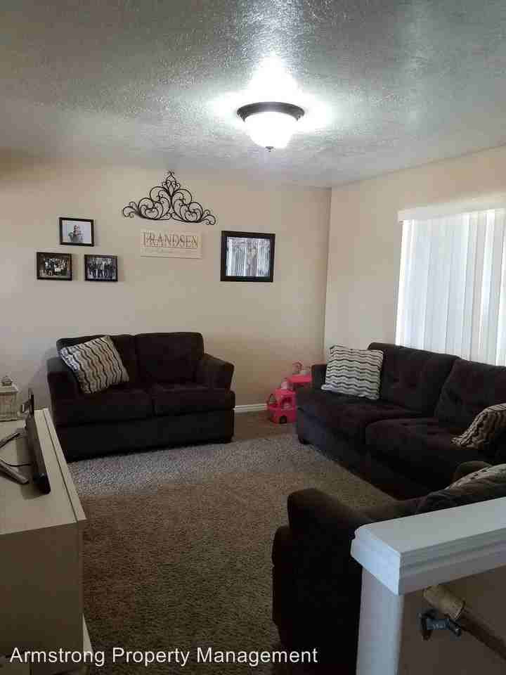 754 1370 W - Photo 2 of 14