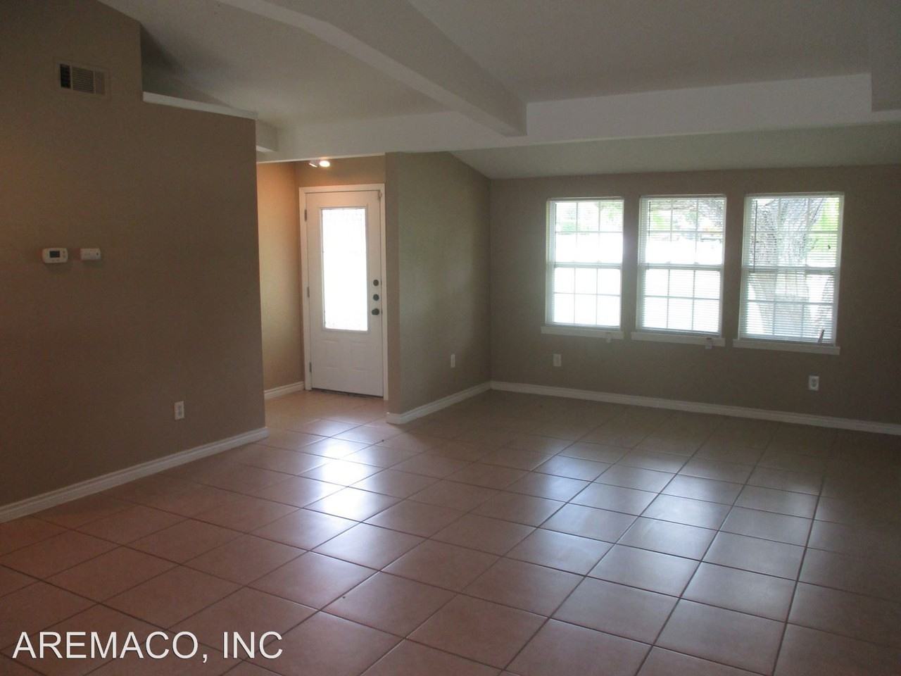 13701 Northwest Blvd - Photo 2 of 16