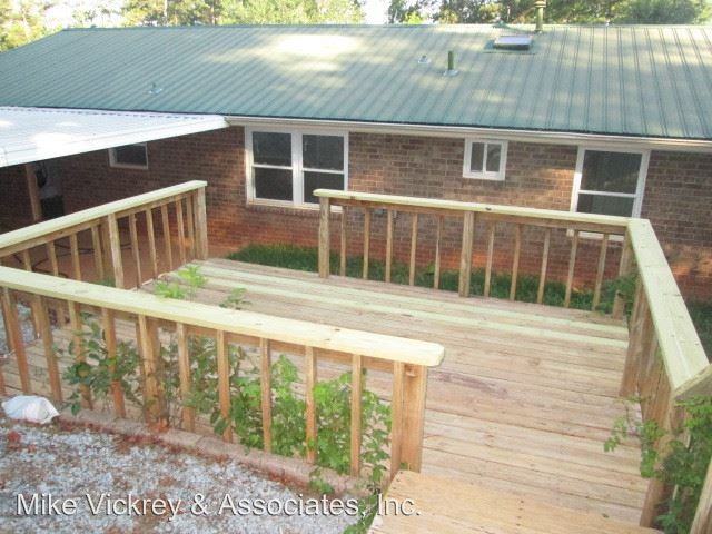 4088 Briarwood Dr - Photo 2 of 10