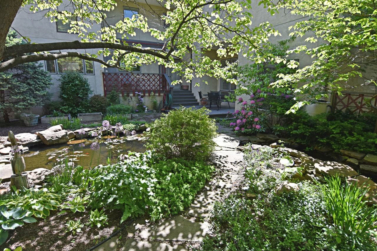 3747 Gillham Rd - Photo 3 of 46