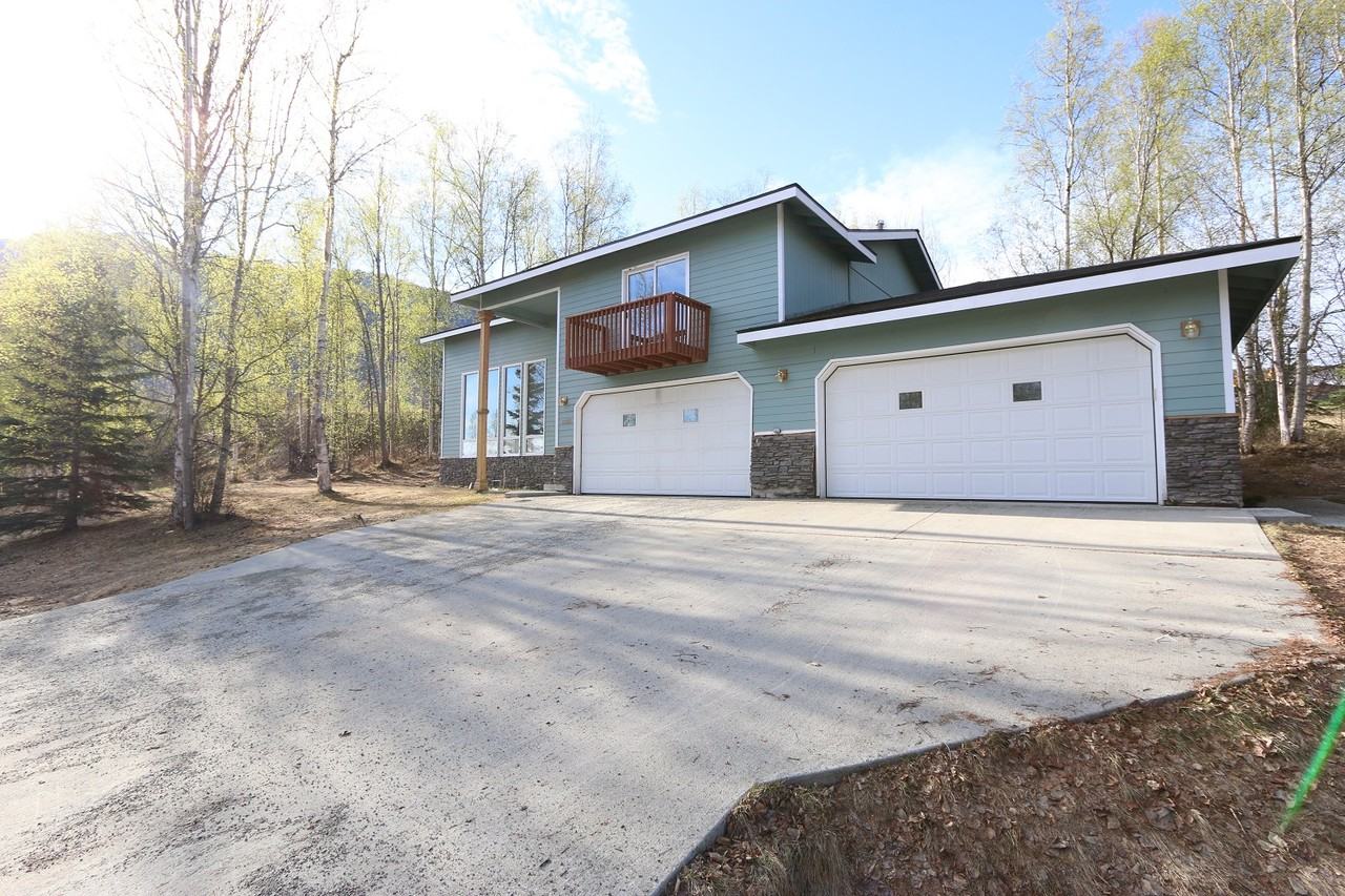 23916 Chandelle Dr - Photo 2 of 26