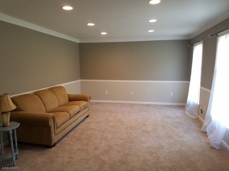 215 Mountain Rd - Photo 3 of 20