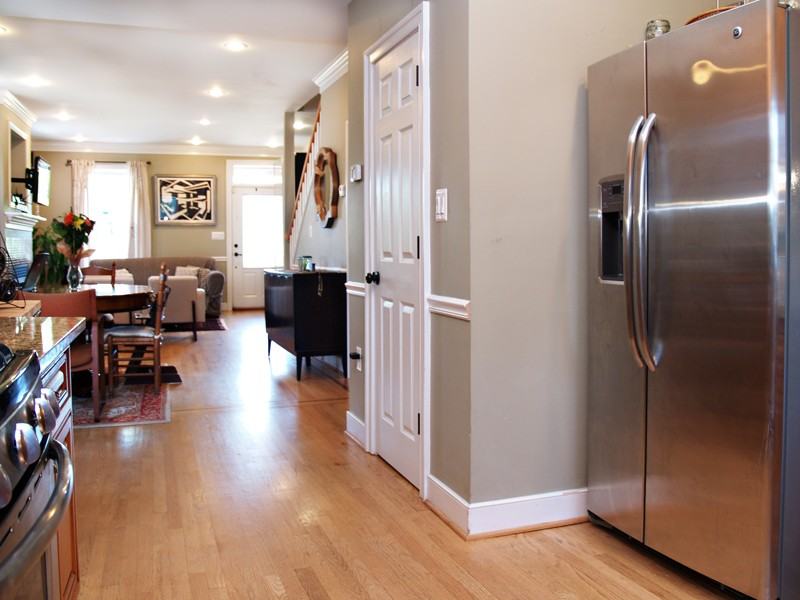 827 Allison St NW - Photo 3 of 25