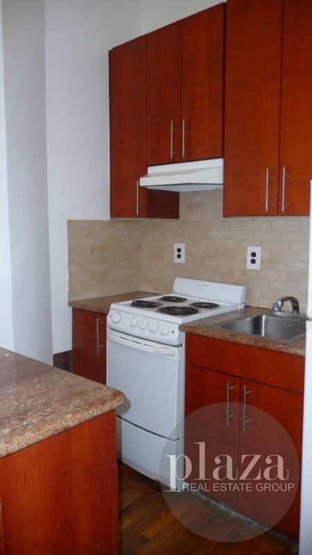 882 Lexington Ave #1B - Photo 3 of 6