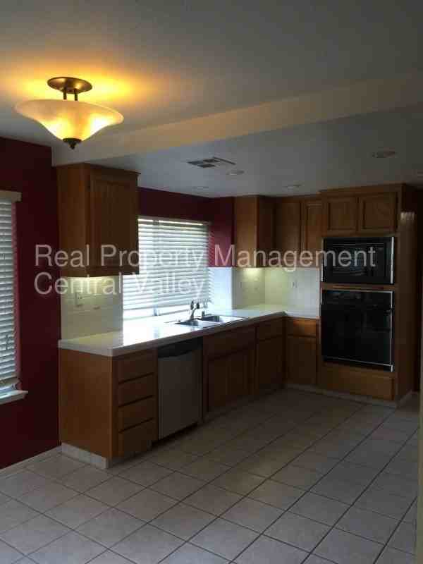 3705 Wilkesboro Ave - Photo 3 of 33