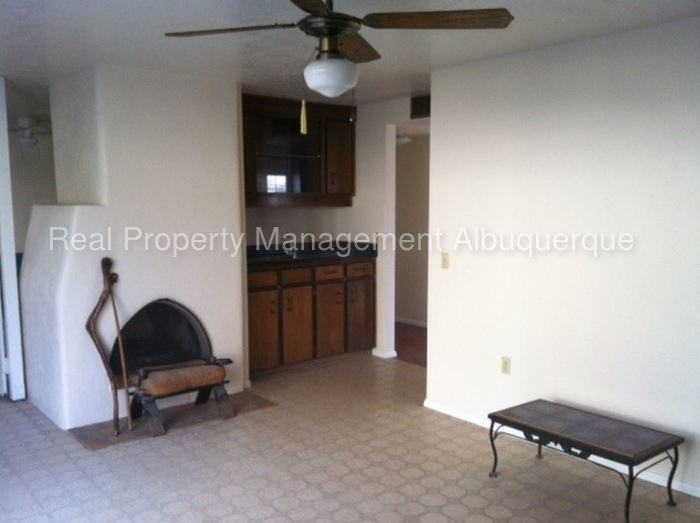 3816 Pennsylvania St NE - Photo 3 of 12