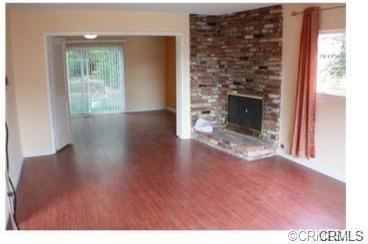 945 Emerson Pl - Photo 3 of 10