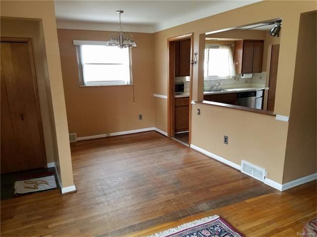 2131 Cornell St - Photo 3 of 16