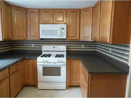 53 Brook St #53 - Photo 3 of 17