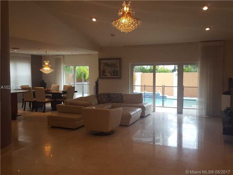 18501 N Bay Rd - Photo 2 of 8
