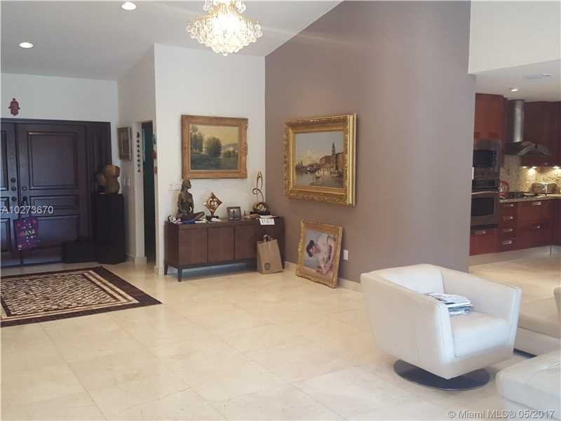 18501 N Bay Rd - Photo 3 of 8