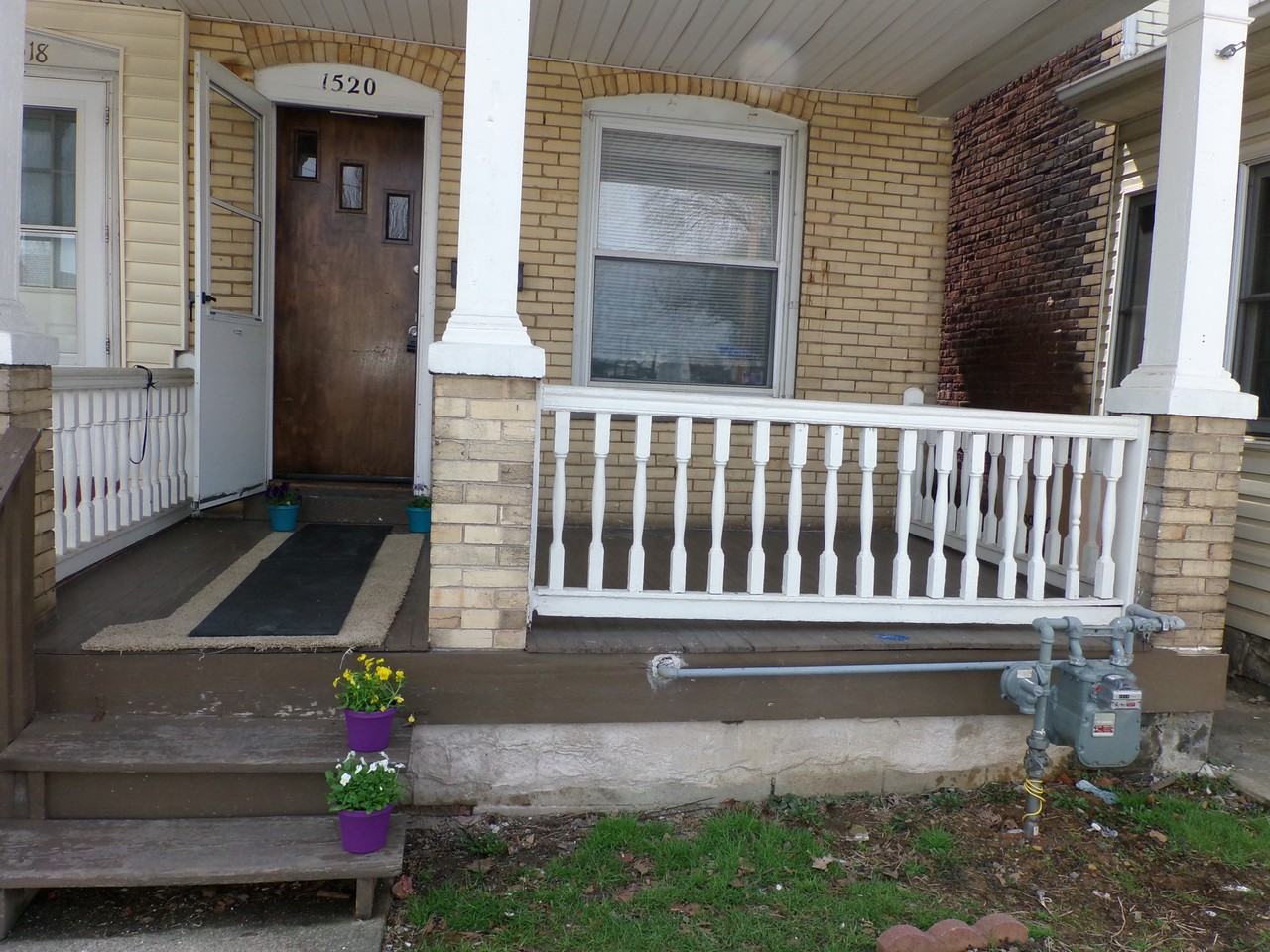 1520 Ferry St - Photo 3 of 44