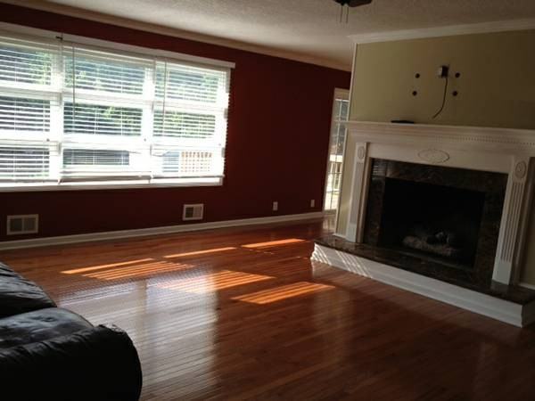 4432 N Grand Ave - Photo 3 of 4