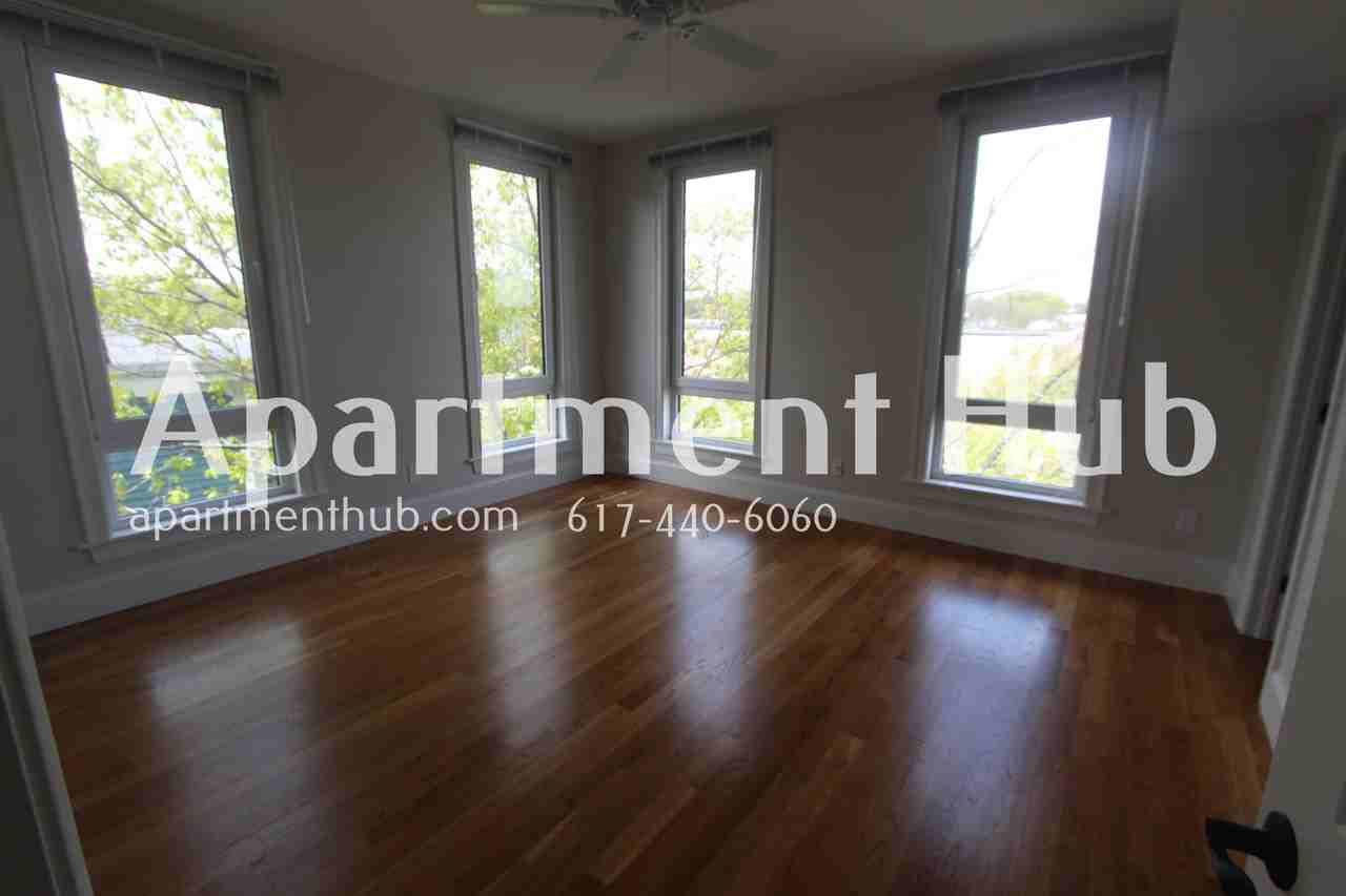 Hampshire St - Photo 3 of 5