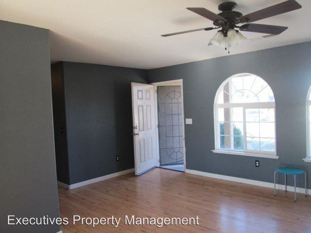 7905 Crabapple Ct - Photo 2 of 14