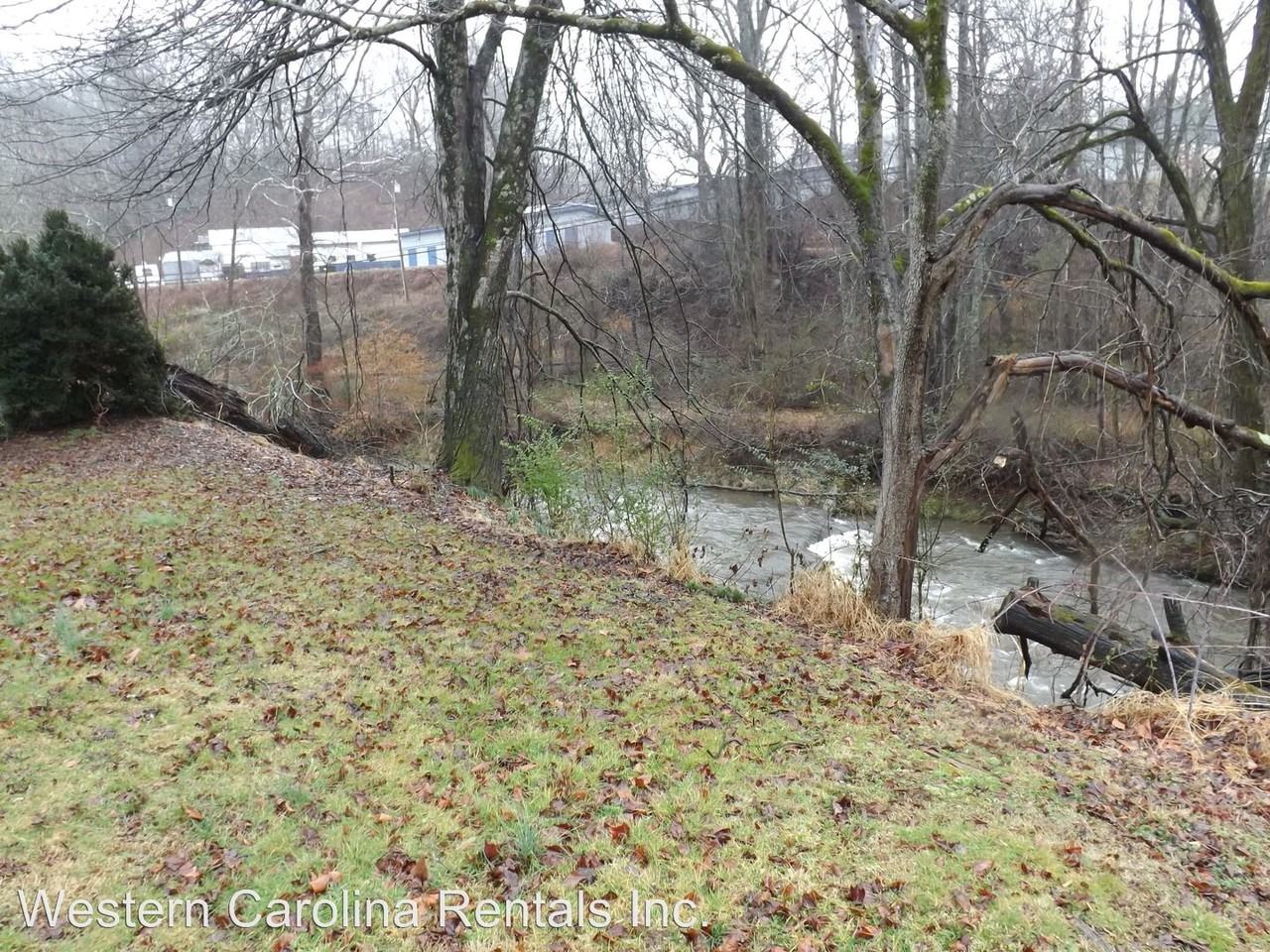 1061 Dillsboro Rd - Photo 2 of 9