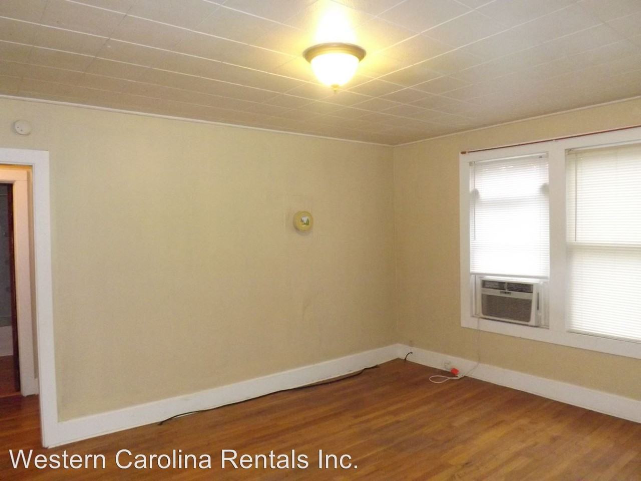 1061 Dillsboro Rd - Photo 3 of 9