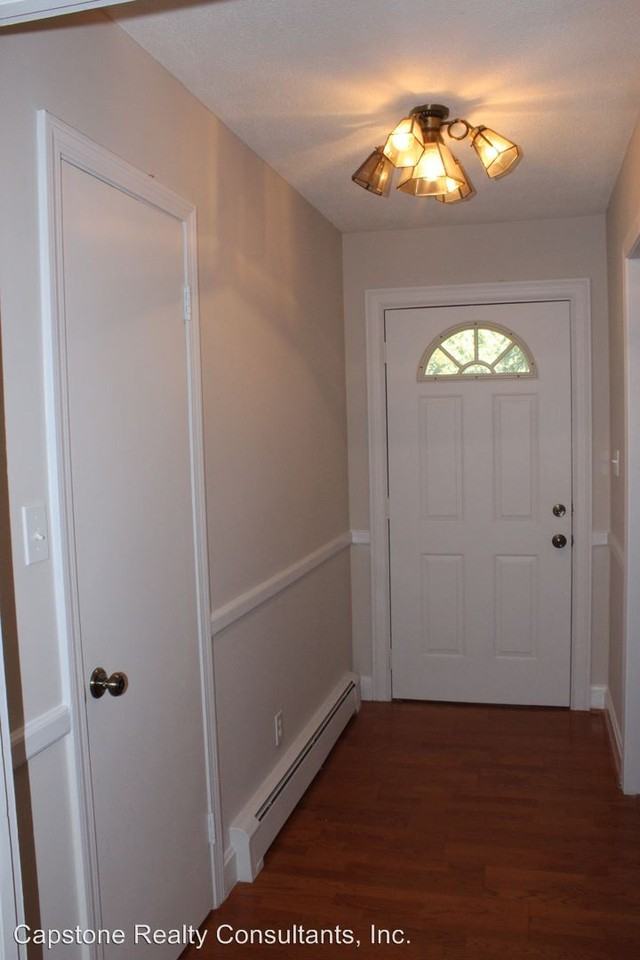 210 Commonwealth Dr - Photo 2 of 17