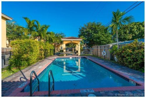 324 NW 3rd St #G - Photo 2 of 8