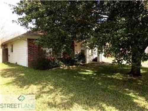 7507 Legacy Park Dr - Photo 2 of 8