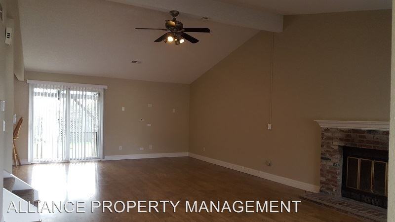 5363 El Mercado Pkwy - Photo 3 of 17