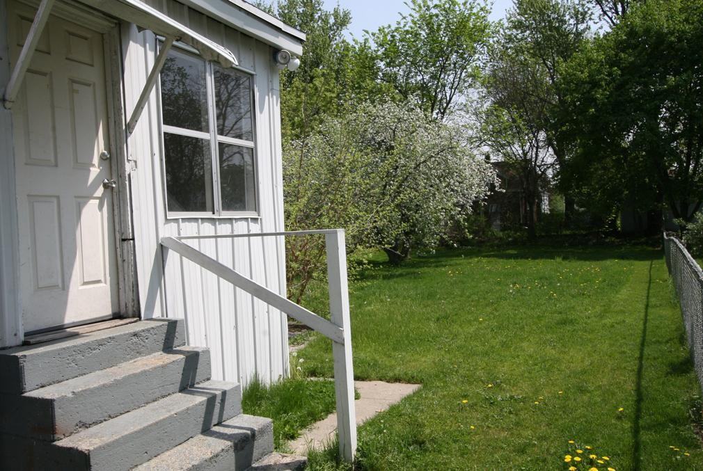 1338 Alpine Ave NW - Photo 2 of 14