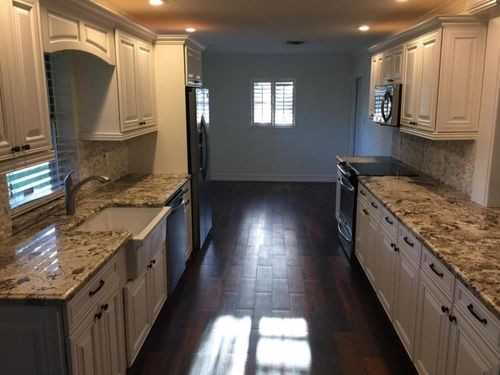 976 SW 11th St - Photo 3 of 4
