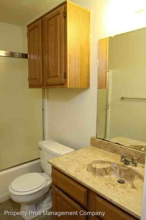 3028 N Bell Ave - Photo 2 of 13