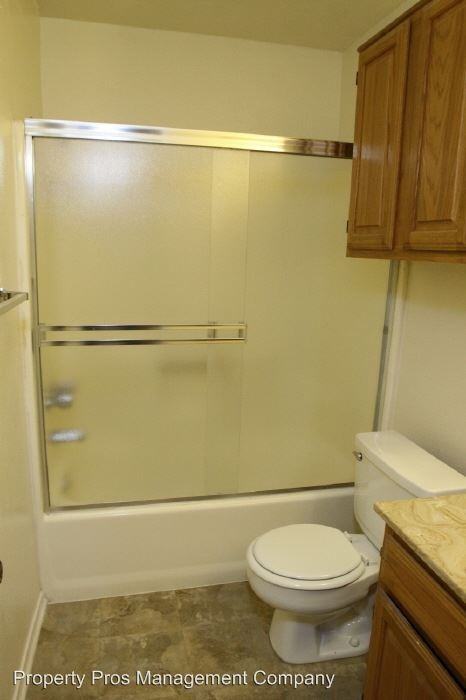 3028 N Bell Ave - Photo 3 of 13