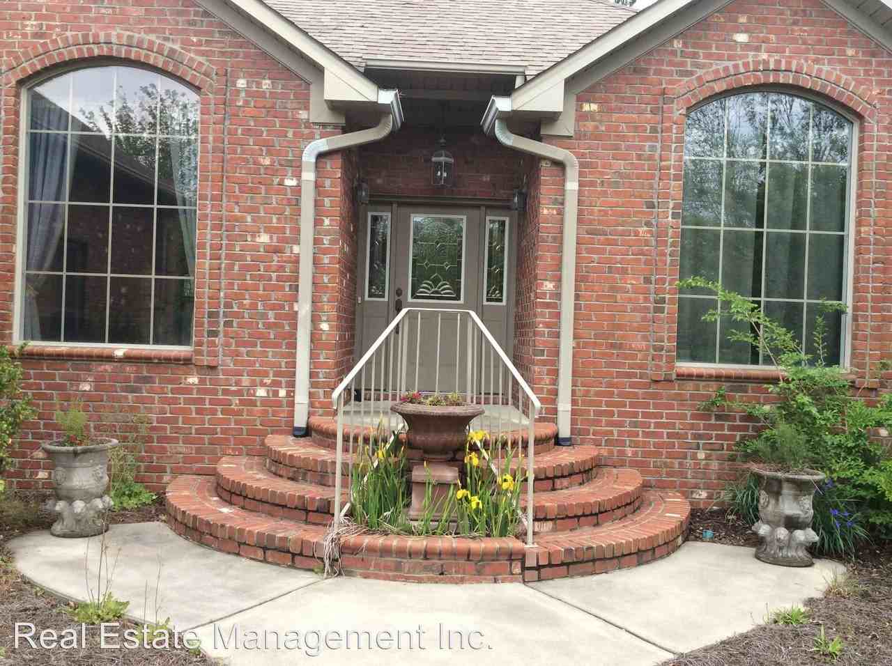 202 Walden Ct - Photo 3 of 20