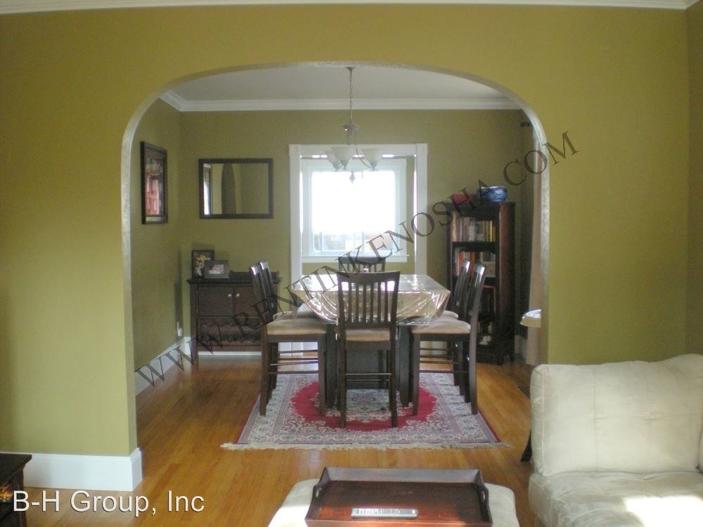 6205 34th Ave - Photo 3 of 14