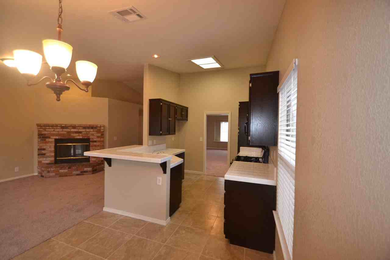 8132 Pine Oaks Ct - Photo 3 of 7