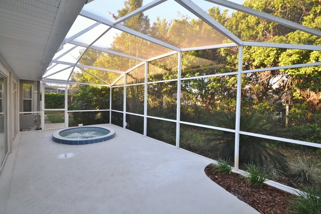 304 Hazeltine Dr - Photo 2 of 11