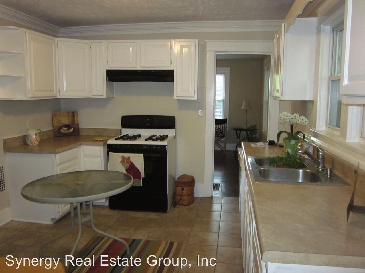 932 Silverdene Pl - Photo 2 of 12