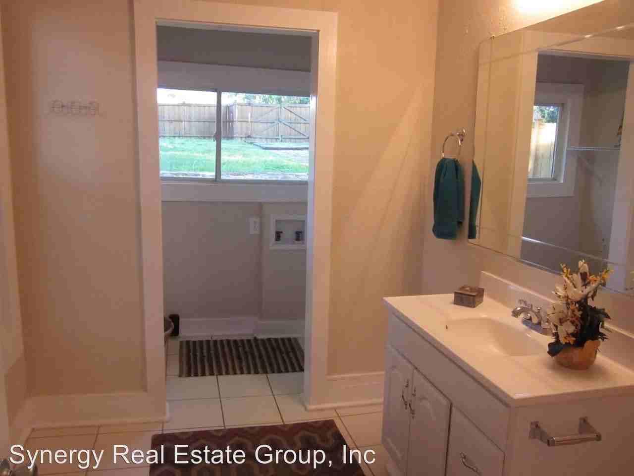 932 Silverdene Pl - Photo 3 of 12