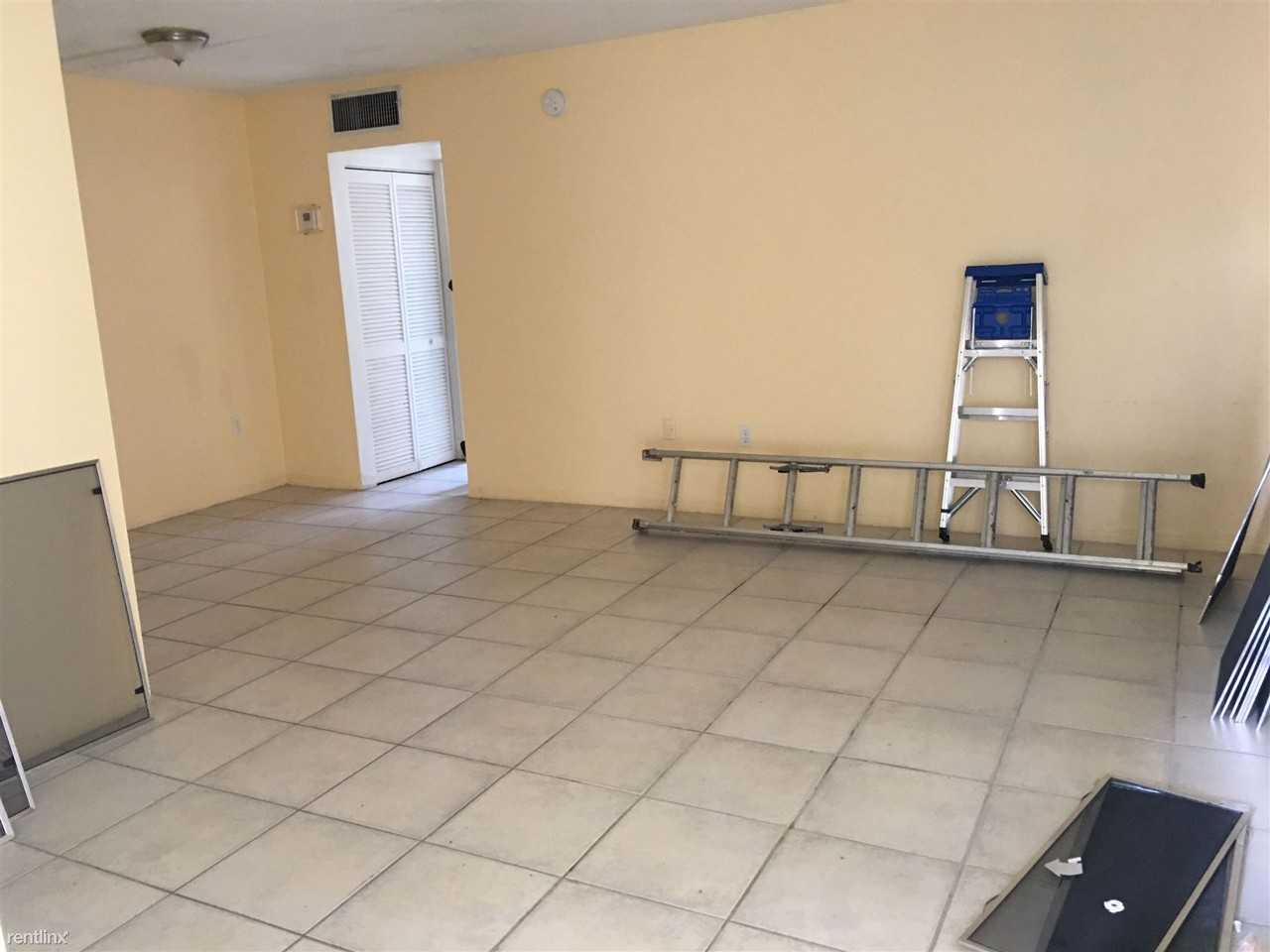 930 NE 133rd St - Photo 2 of 11