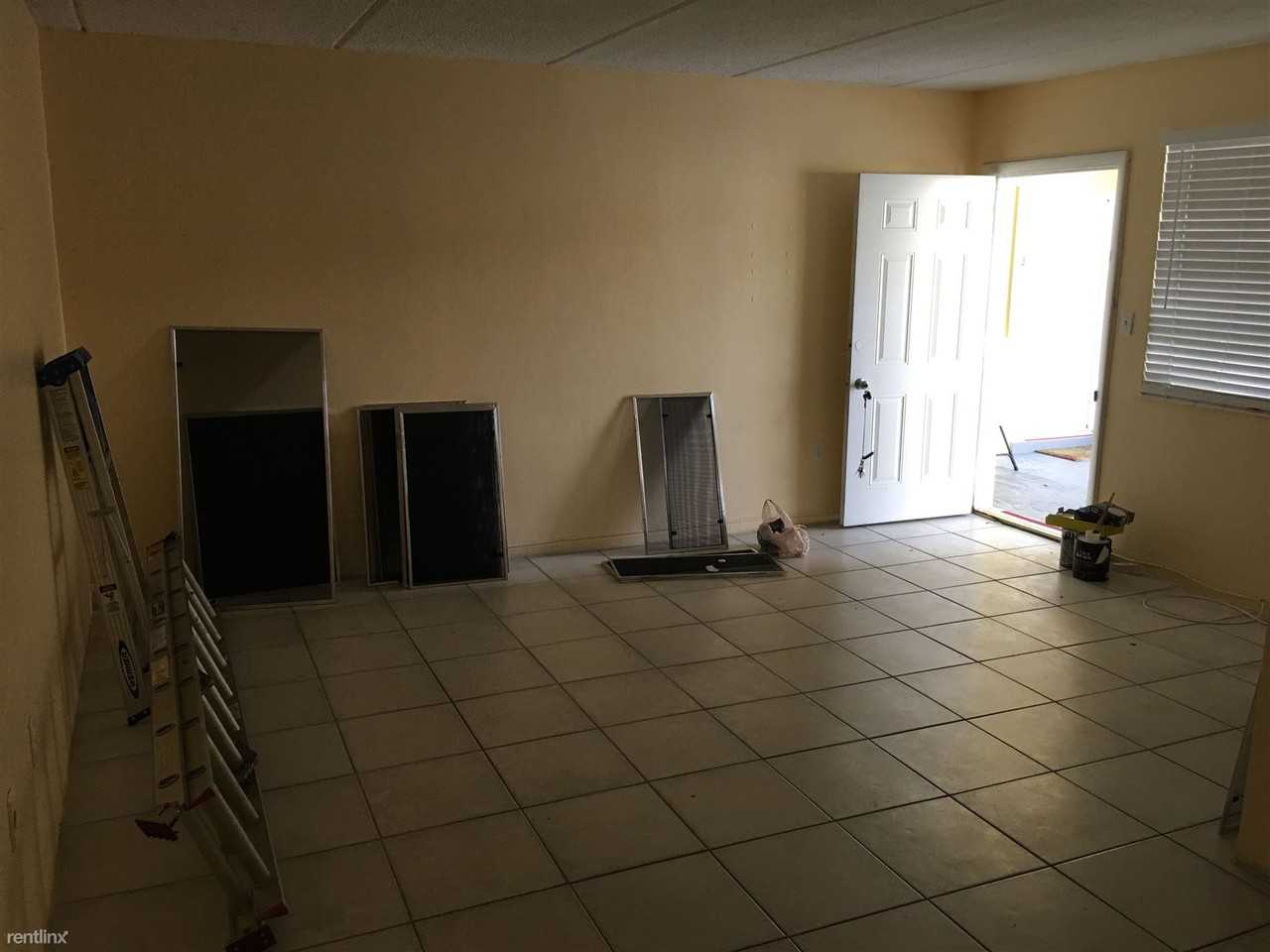 930 NE 133rd St - Photo 3 of 11