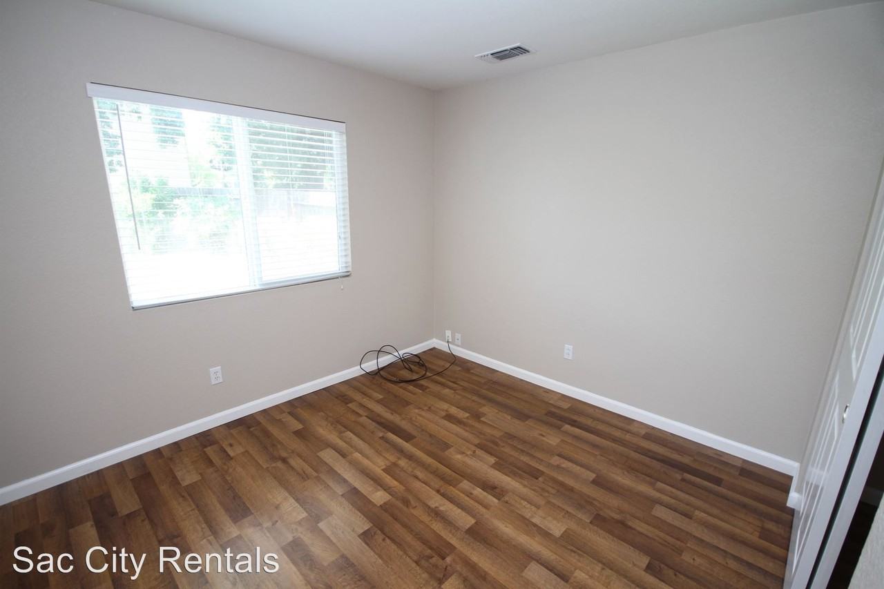 9815 Tarzo Way - Photo 3 of 13